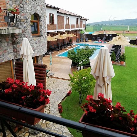 Koceljeva Motel Dvorac Ivanovic المظهر الخارجي الصورة